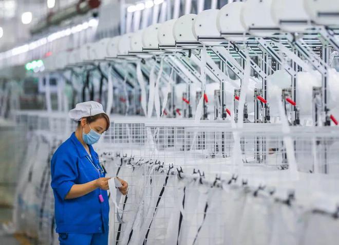 成本3毛錢，年銷19億 18億拉鏈帝國的幕后故事